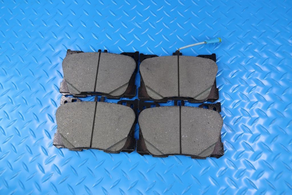 Mercedes C43 Amg C450 Glc63 front brake pads TopEuro LOW DUST #11191