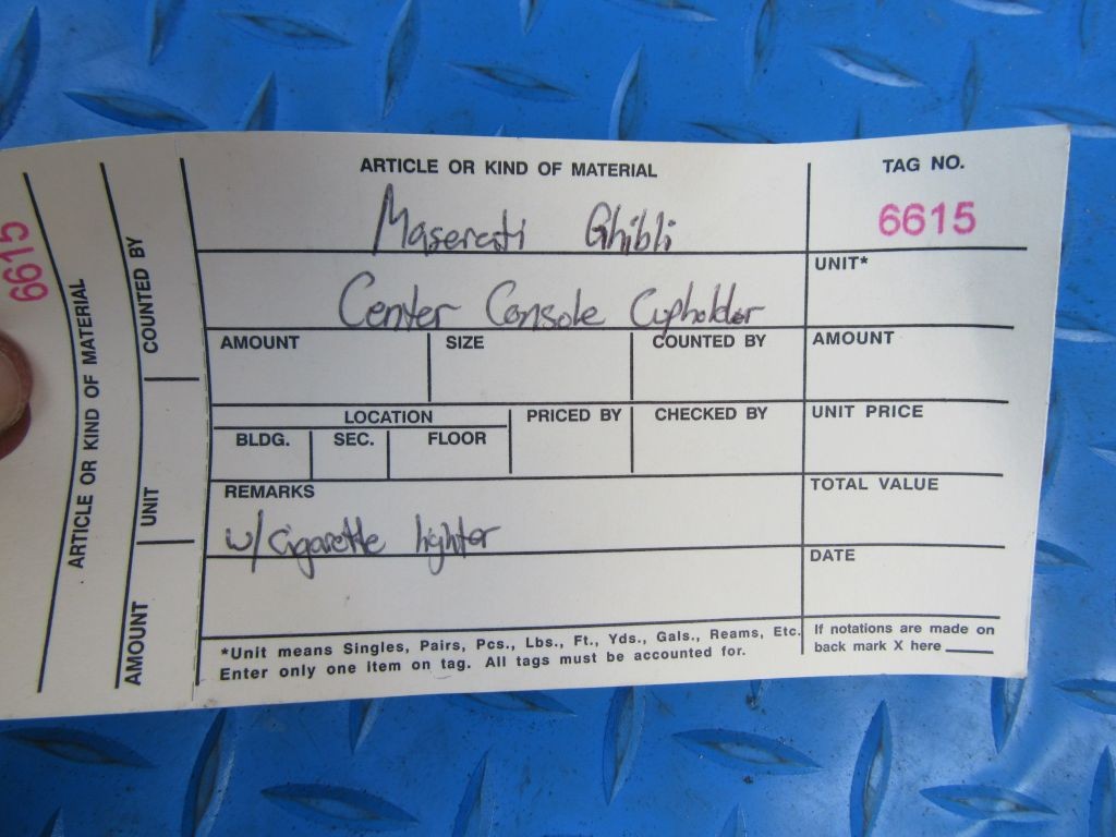 Maserati Ghibli Quattroporte center console cupholder #6615