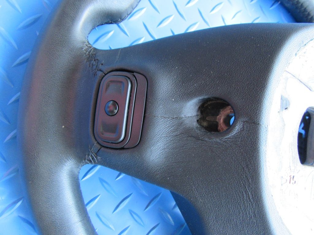 Maserati Ghibli Quattroporte steering wheel #6656