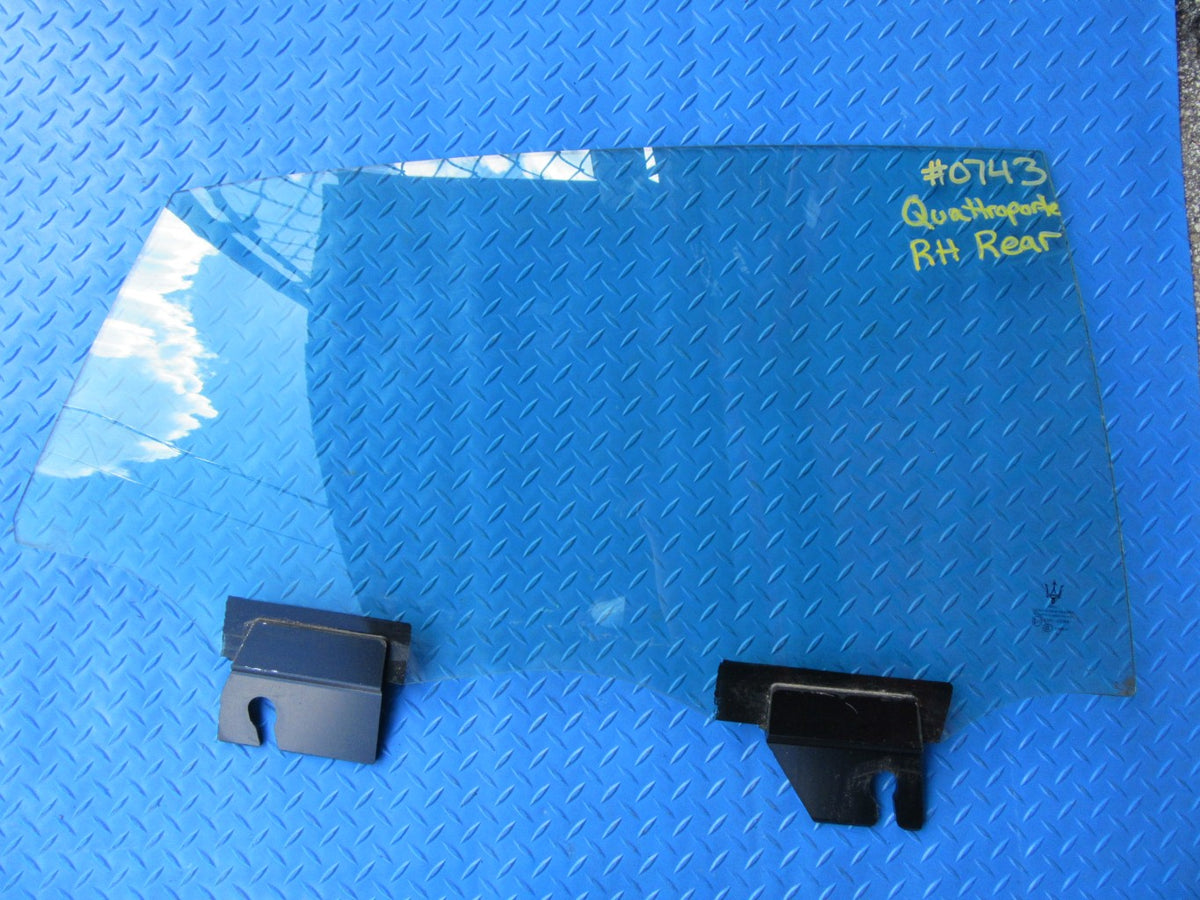 Maserati Quattroporte right rear door window glass #0743