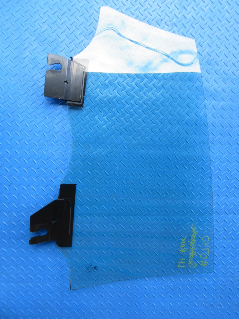 Maserati Quattroporte left rear door window glass #0740